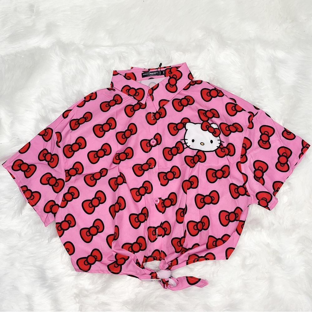 Hello kitty graphic top !!